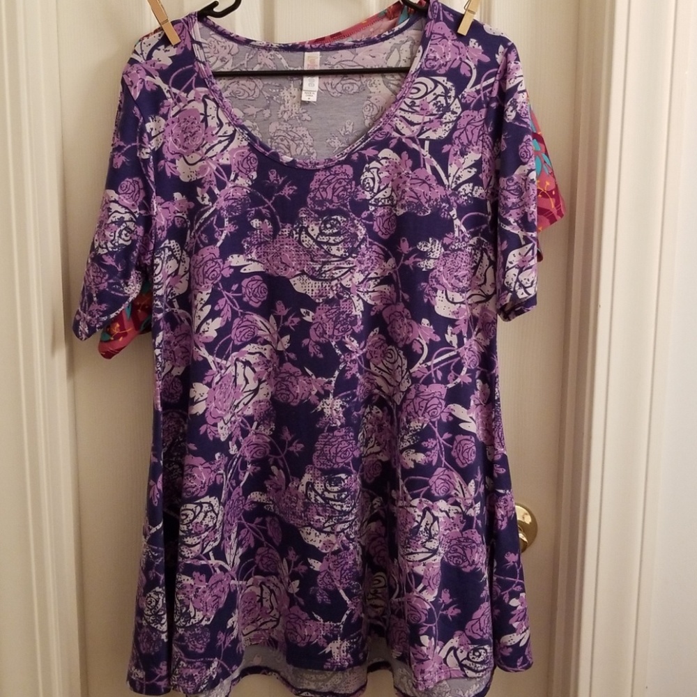 Lularoe Disney Roses Perfect tee